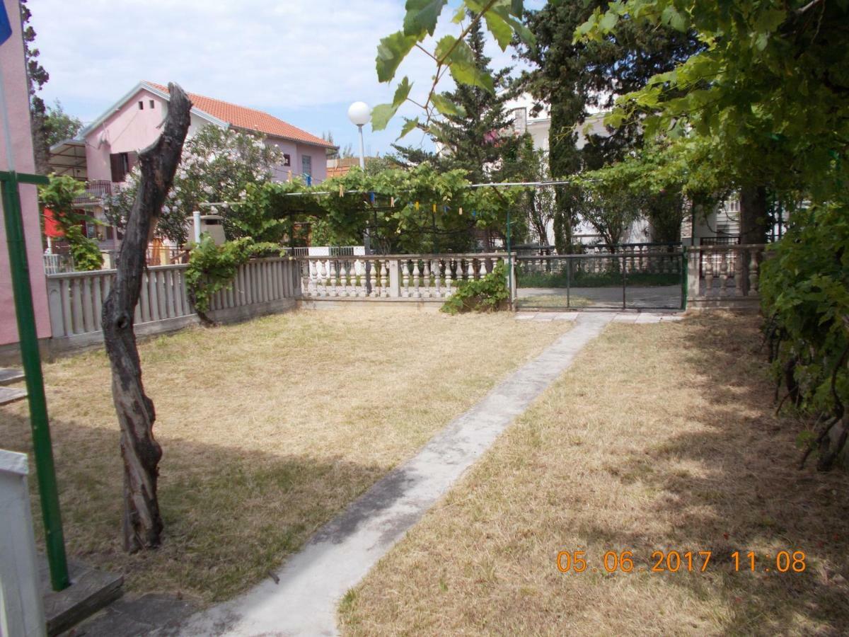 Apartments 031 ニン エクステリア 写真